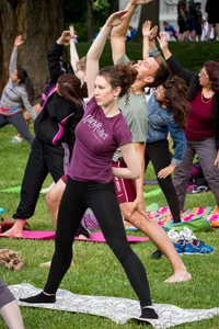 Candid sexy girls in spandex doing yoga