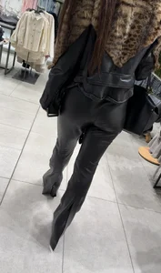 (OC) SQUAT GIFs Pretty MILF Christmas Tree In Leather Pants