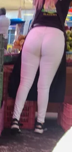 Mexicana con jeans ajustados