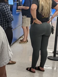 Thick Eastern European PAWG Shopping (OC)