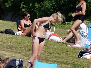HOT! Teens in Bikinis (non-oc)