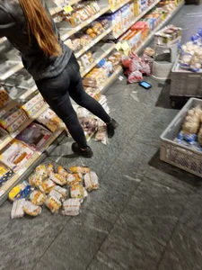 Grocerystore employe