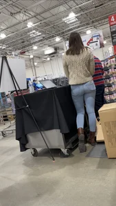 Hot girl at Costco in skin tight jeans with a great ass