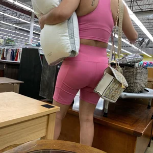 Pink latina