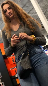 Tall chick in tight jeans at Best Buy