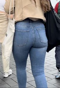Slim Thick Tight Jeans