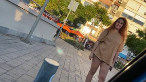 Chunky girl wearing leggings street creepshot