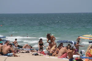 Sexy Florida beach bikini girls