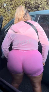 Wide gym ass Latina jiggle (BBW)