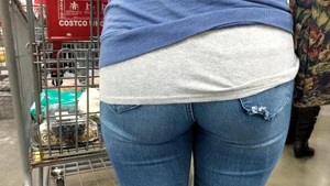 Costco redheaded milf in tight jeans