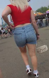 Blonde Pawg filling in her Jean Shorts +VID
