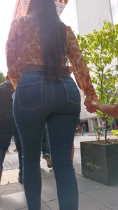 Milf latina con tremendo Big Ass