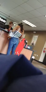 Sexy Mami with nice tight ass