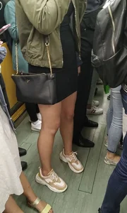 Skirt and Hot Skinny Legs Subway Creepshot