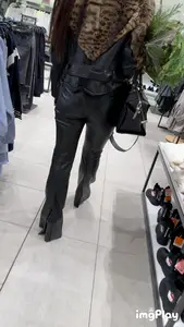 (OC) SQUAT GIFs Pretty MILF Christmas Tree In Leather Pants