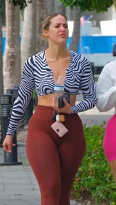 Perfect hot booty blonde milf (NOT OC)