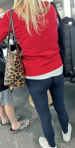 Super cute mom with firm body, great a$$