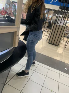 Teen slut tight jean ass
