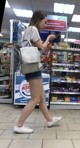 Hot Muscular Legs in Shorts Supermarket Candid Gallery
