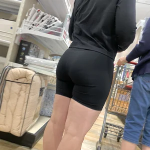 Blonde PAWG found at home goods
