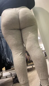 Latina with the crazyyy wedgie VPL