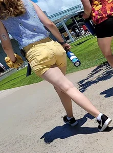 Pawg yellow Jell-O