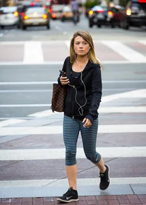 Candid girls in leggings and tights