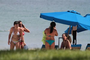 Huge collection of sexy girls out in bikinis in Florida