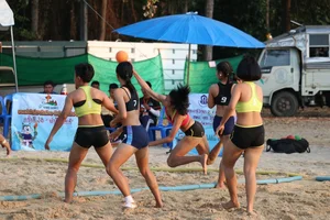 Thai candid volleyball girls