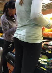 Grocery store bubble butt milf in leggings
