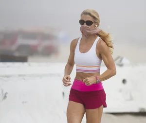 Amazingly hot candid sweaty girls jogging creepshots