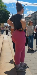 Thick fat German ass in pink leggings (OC, pics)