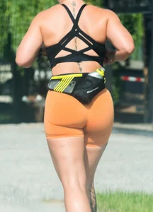 Pawg Jog: Thick cheeks bright orange