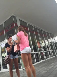 Girl in Mini Shorts Street Creepshots