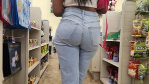 ABSOLUTE GORGEOUS EBONY FAT ASS w/ nice pedi