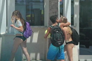 Various sexy Florida beach and bikini girls
