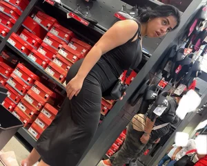 Beautiful Big booty hourglass Latina milf