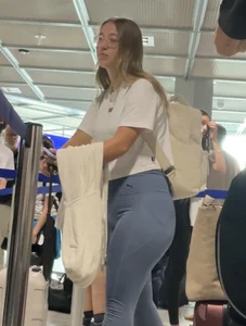 Baddie With Tight Ass In Leggings