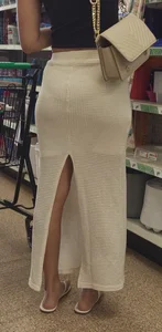 Latina Vpl in Tight White Knitted Dress