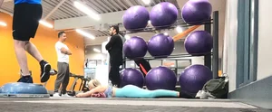 Gym blonde in turquoise leggings notices me and doesn’t mind, even moves in front of me later for some close-ups