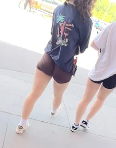 Bubble butt college girl in target (OC)