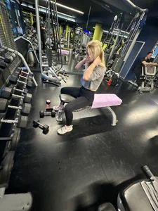 Petit blonde bench pressing in target
