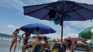 Brazillian beach creepshots, huge gallery of candid girls in swimsuits