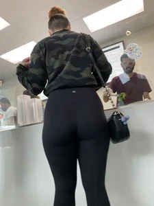 Perfect PAWG ass in lulu pants