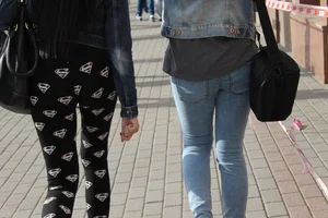 Candid Girls in Tight Pants on the Street, Creepshots Gallery