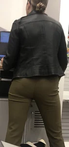 Nice Body And Booty in Green Pants (OC)