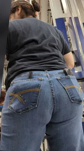 BBW chubby nerdy latina milf ass in denim jeans