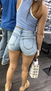 Such a wide and thick ass