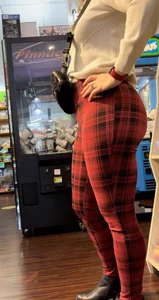 Sexy Milf in Xmas Checkered Leggings (oc)