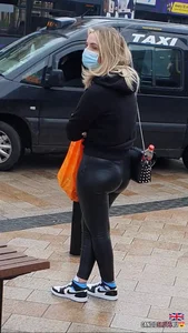 Blonde teen’s juicy booty in wet look leggings!